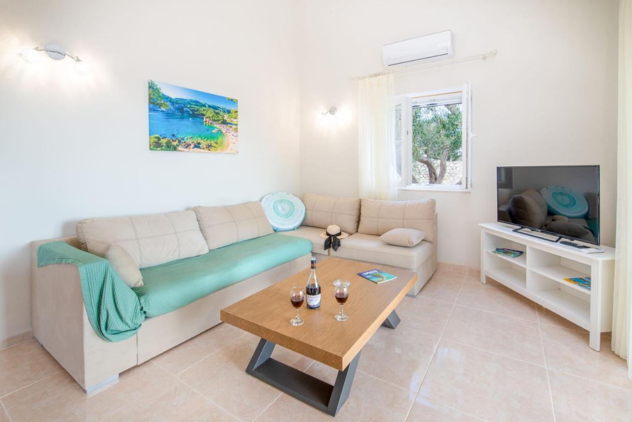 Plagia Villa *